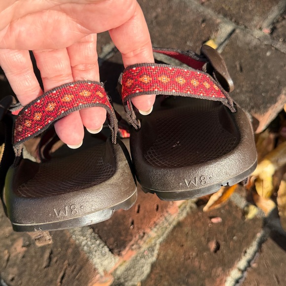 Chaco Red and Brown Strappy Sandals women’s 8 - Picture 3 of 6